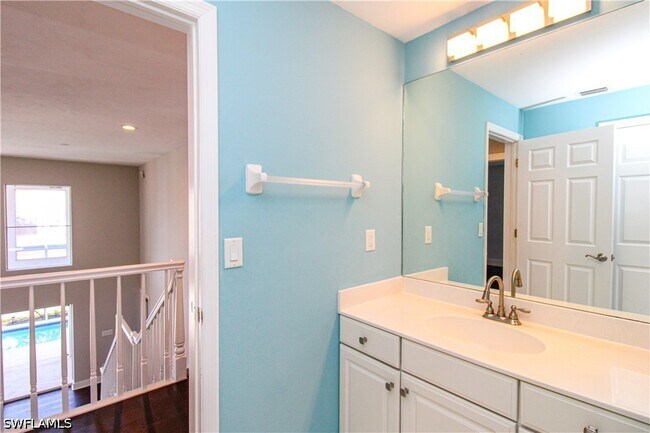 Building Photo - 135 Lady Palm Dr