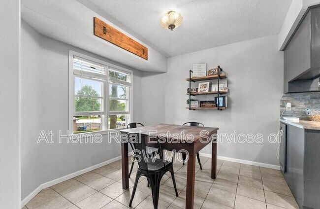 Building Photo - 5445 S Franklin Ave