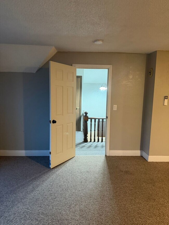 Building Photo - 2211 W Broadway Ave