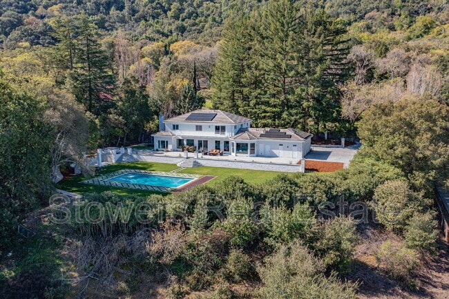 Building Photo - 345 Montair Dr