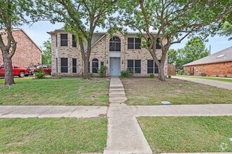 Building Photo - 1604 Lincoln Dr