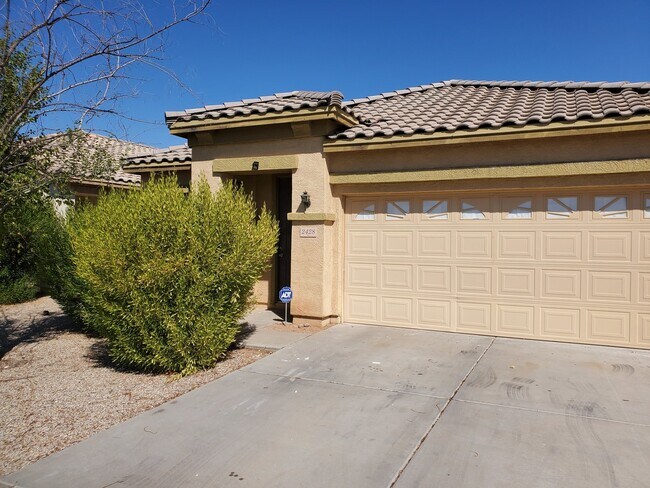 Building Photo - Nice 3 bed 2 bth and den home