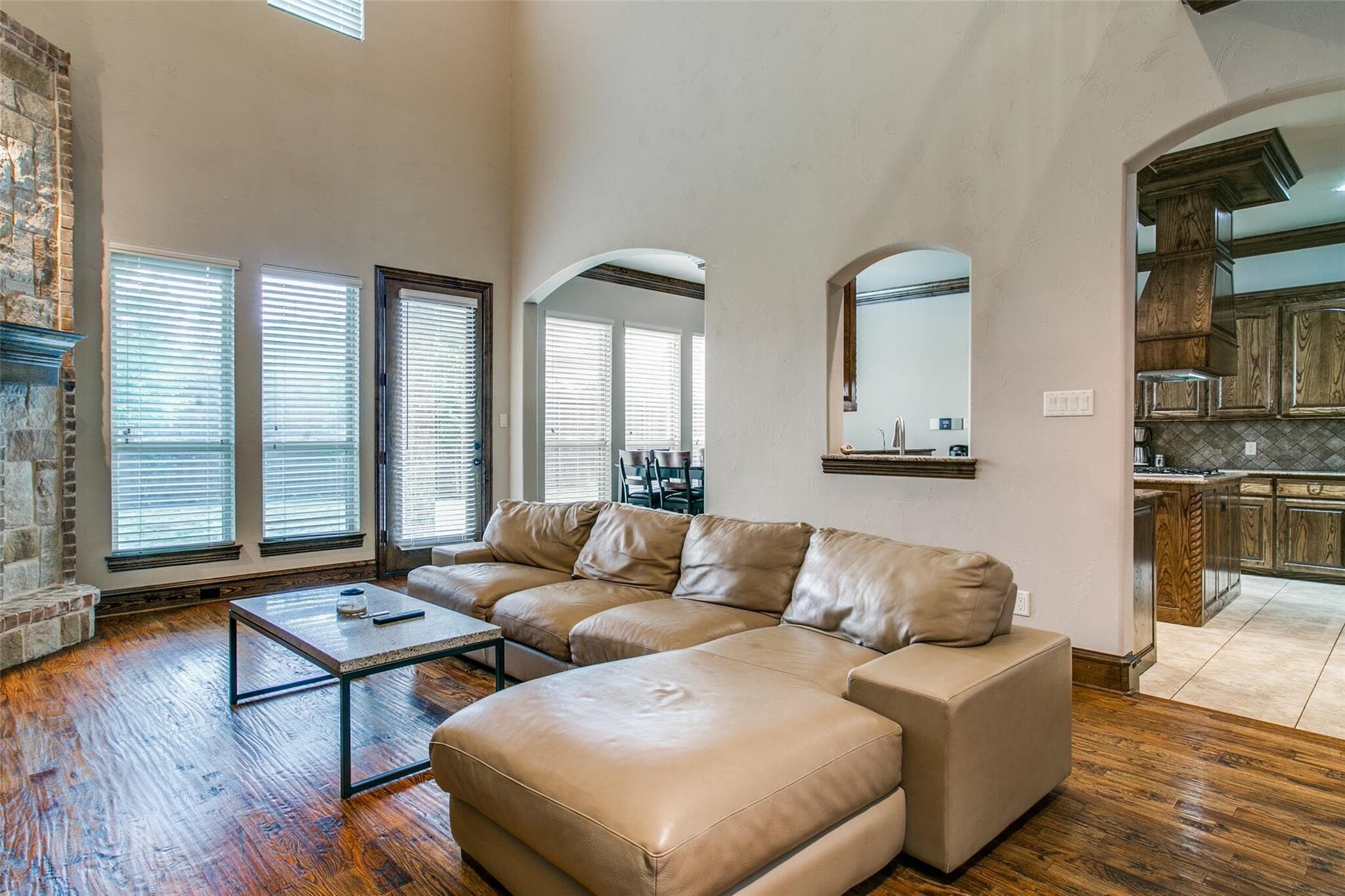 Building Photo - 1805 Castle Ct