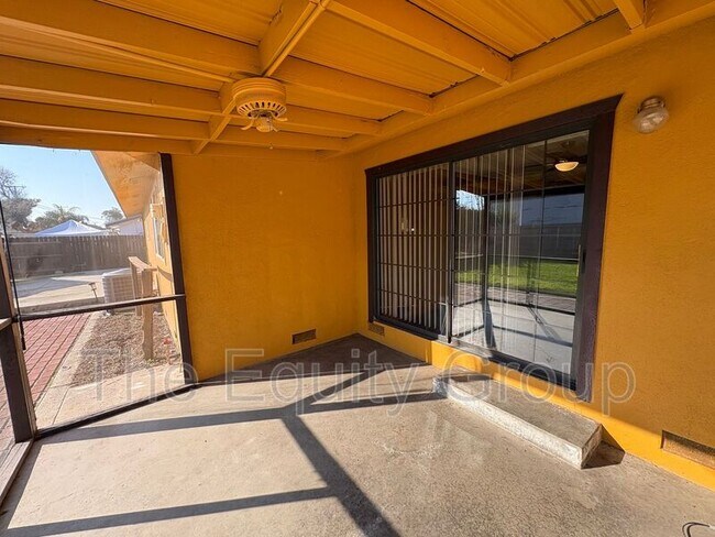 Building Photo - 1413 W Cambridge Ave