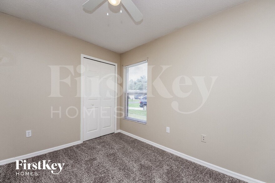 Building Photo - 917 Delano Ct