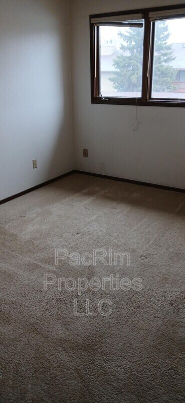 Building Photo - 10260 Jamestown Dr