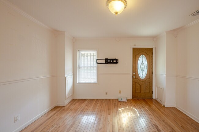 Building Photo - 21 17th St SE