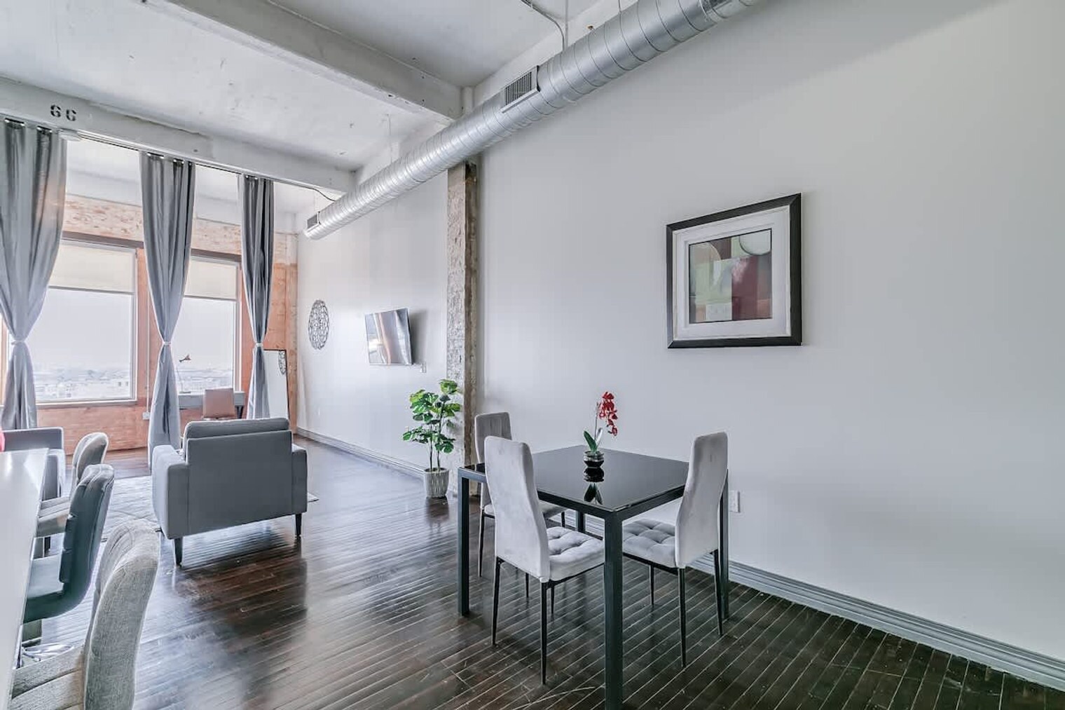 Building Photo - 500 S Ervay St