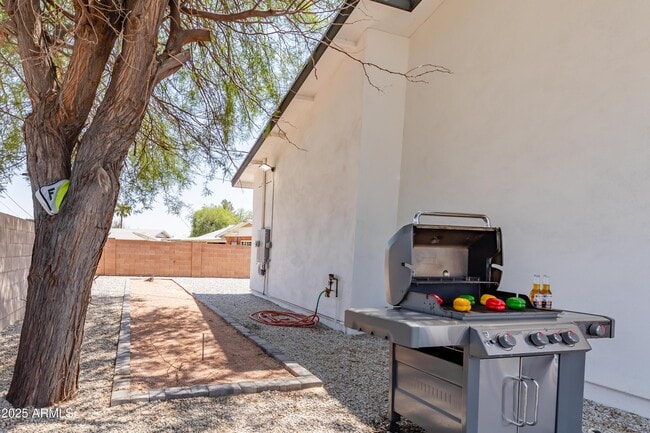 Building Photo - 3043 N 85th Pl