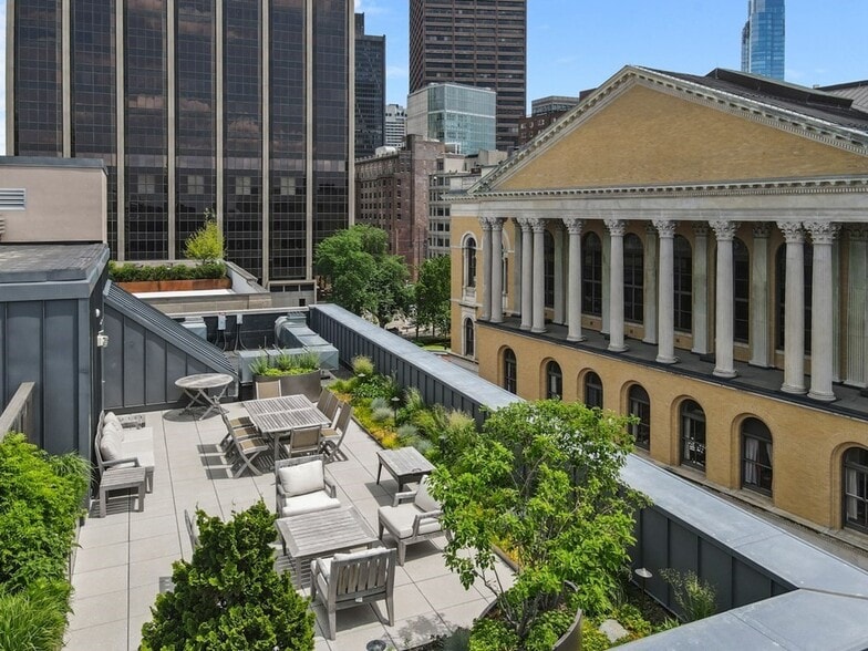 Building Photo - 32 Derne St