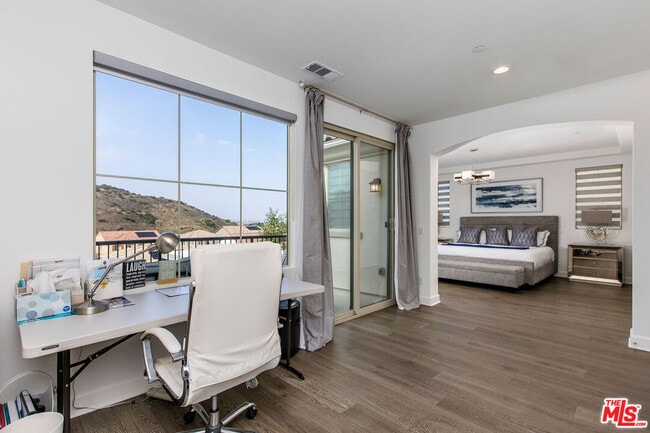 Building Photo - 24407 Clear Creek Pl