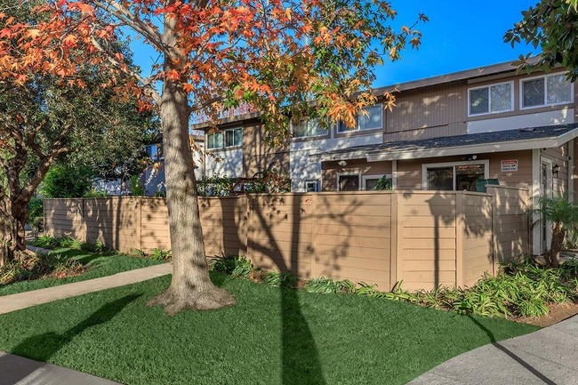 Building Photo - Sea Breeze Rental Townhomes