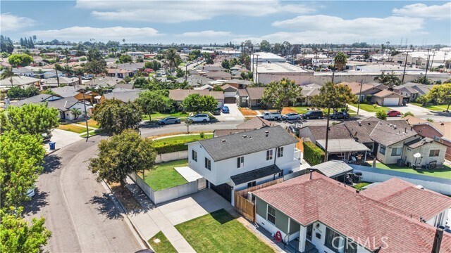 Building Photo - 5833 Glady St