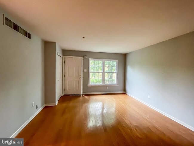 Building Photo - 1106 Cherry Wood Ct