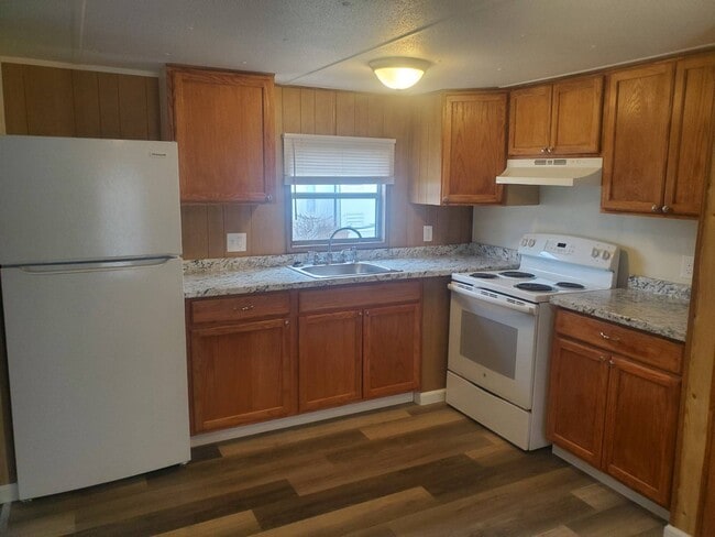 Building Photo - 905 Bernard Ln