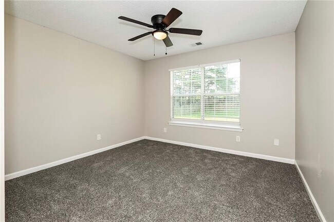 Building Photo - 418 Silverleaf Ln