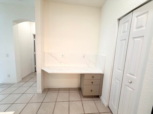 Building Photo - 673 Conservation Dr