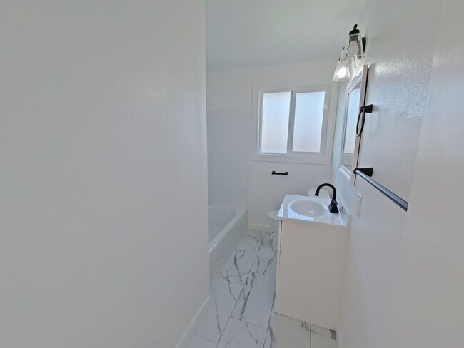 Building Photo - Charming 2 bedroom House in Junction City