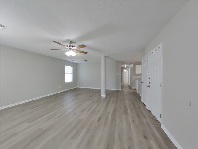 Building Photo - 5746 Gasser Ln