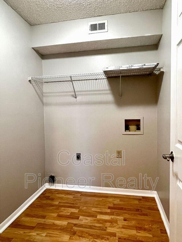 Building Photo - 6120 Silkdale Ct