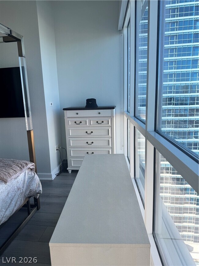 Building Photo - 4525 Dean Martin Dr