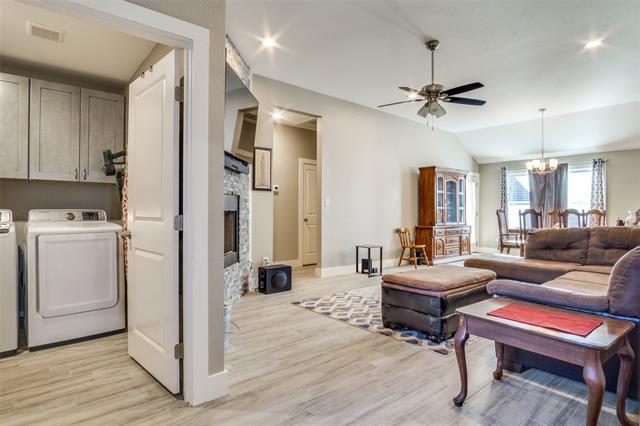 Building Photo - 2621 White Rock Dr