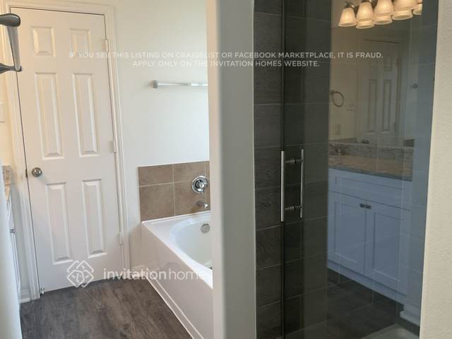 Building Photo - 4010 Hawthorn Arbor Ct