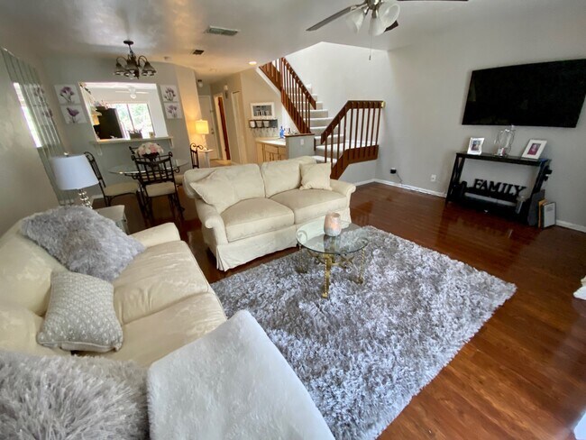 Building Photo - 251 Orange Grove Dr