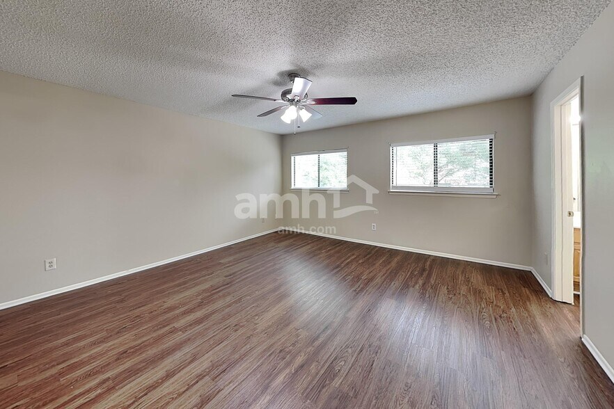 Building Photo - 4611 Camas