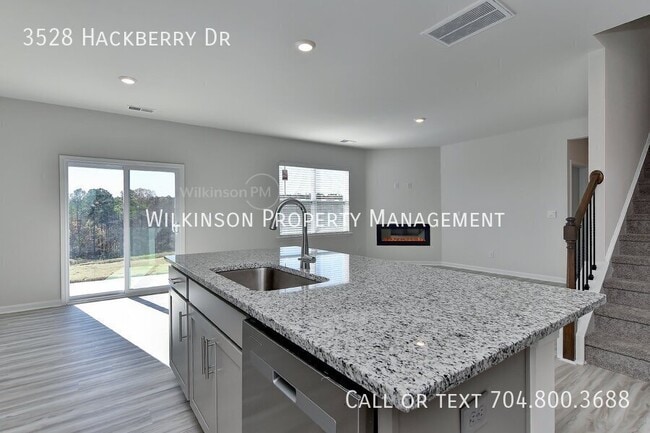 Building Photo - 3528 Hackberry Dr