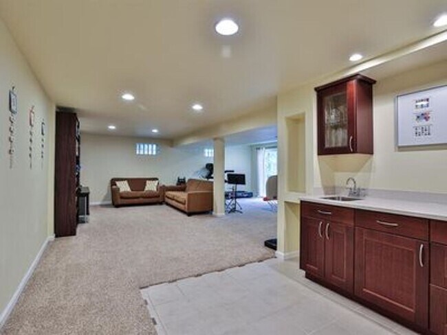 Building Photo - Beautiful Home in Prime Montgomery Location