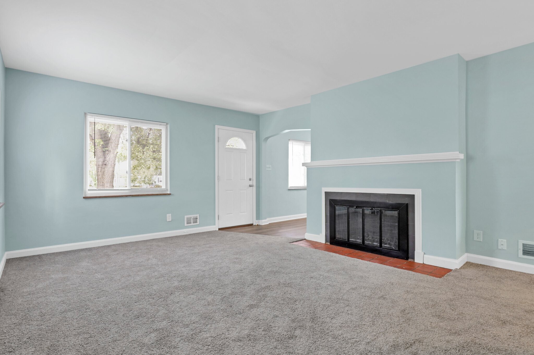 Building Photo - 2805 Parkland Pl
