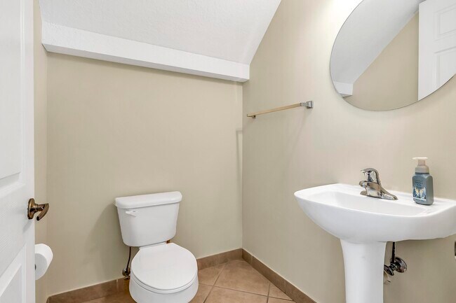 Building Photo - 228 Lake Monterey Cir