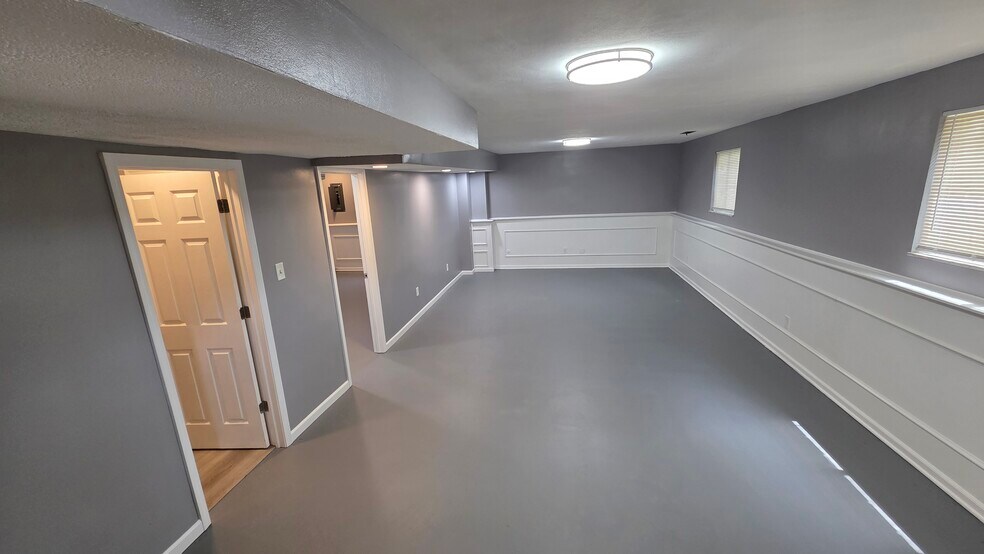 Building Photo - 1380 Catalpa Dr