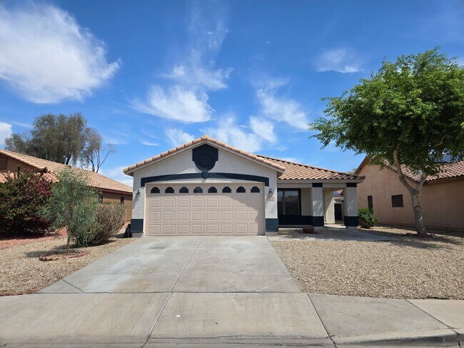 Primary Photo - 3 bed, 2 bath in Surprise