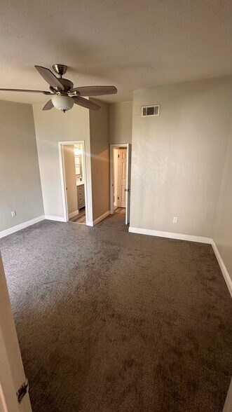 Building Photo - 4017 SW 20th Ln