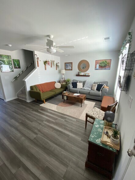 Building Photo - 621 Blossom Run