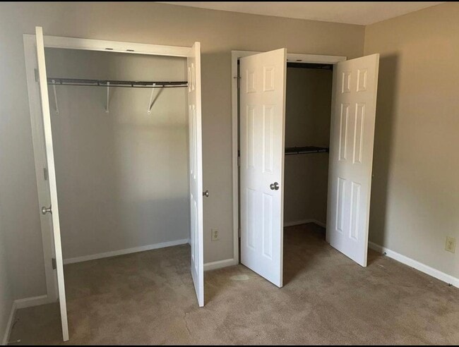 Building Photo - 284 Robert Sands Rd