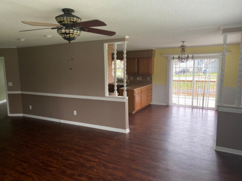 Building Photo - 391 Mortons Lake Rd