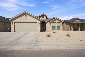 Building Photo - 10401 Pronghorn Rd