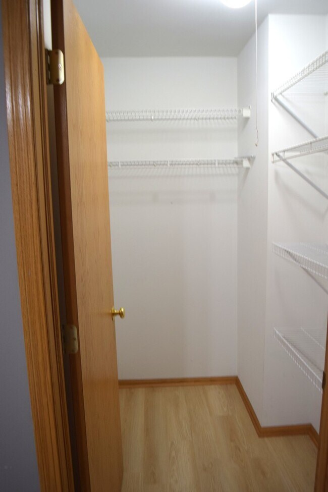 Building Photo - 800 Madison St