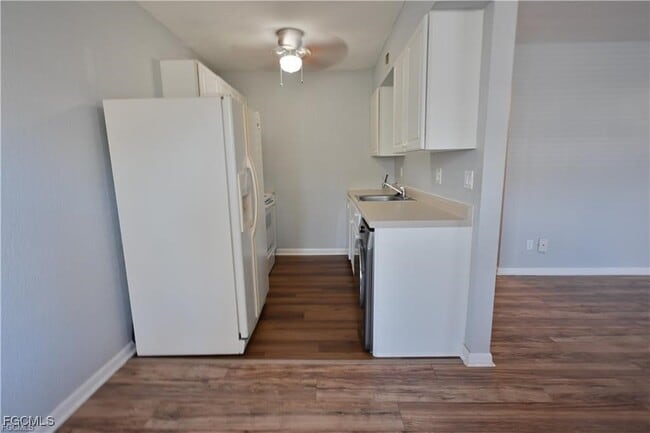 Building Photo - 4617 Bayshore Dr