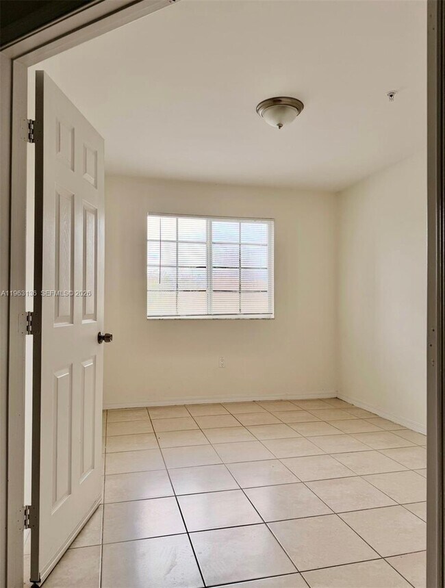 Building Photo - 777 SW 111th Way