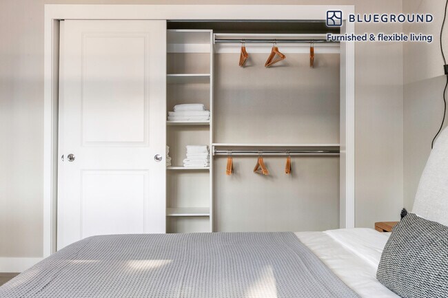 Building Photo - 215 Union Ave