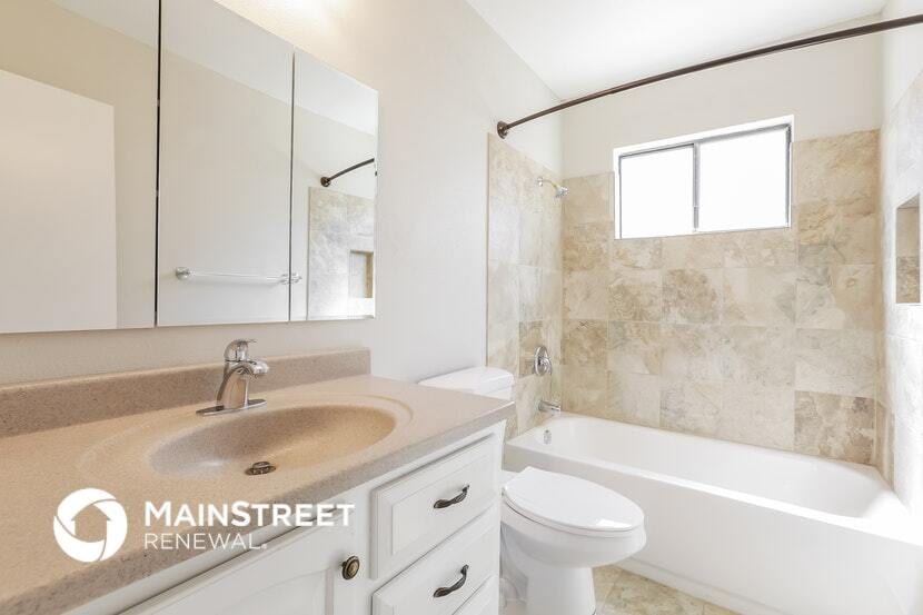 Building Photo - 4570 Paseo El Rio Dr