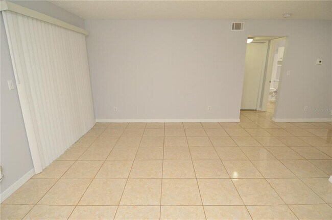 Building Photo - 8643 Mallard Reserve Dr