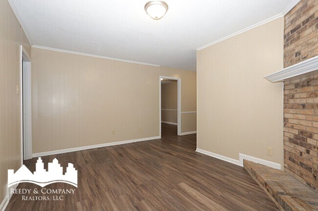 Building Photo - 3782 Wychemere Dr