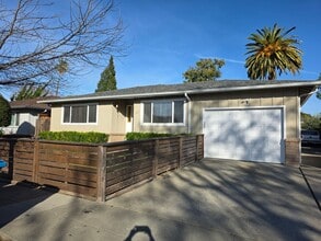 Building Photo - MG11-1036-1038 Dodge Drive