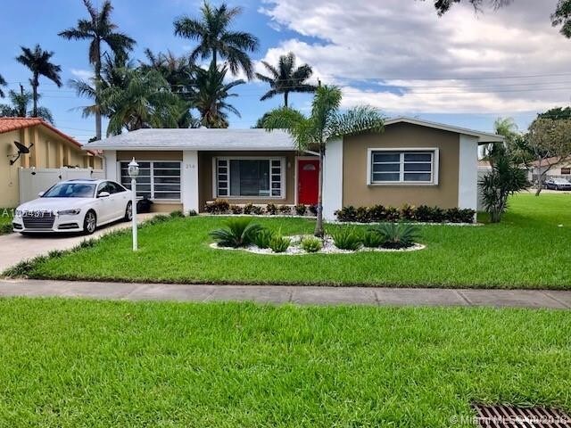 Building Photo - 216 SE 5th St