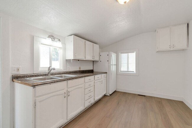 Building Photo - 2962 S 8850 W